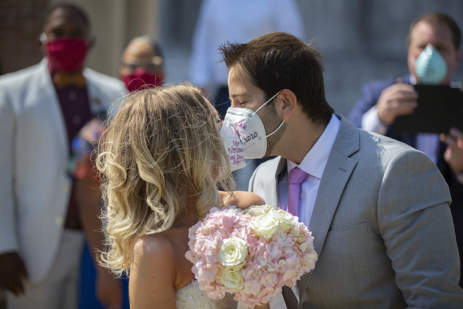 Some Texas weddings during COVID-19 era are ‘germ-infested,’ not lovey-dovey, photographers say