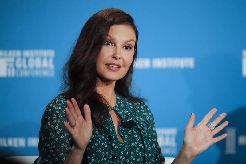 Ashley Judd walks again long after shattering leg in Africa