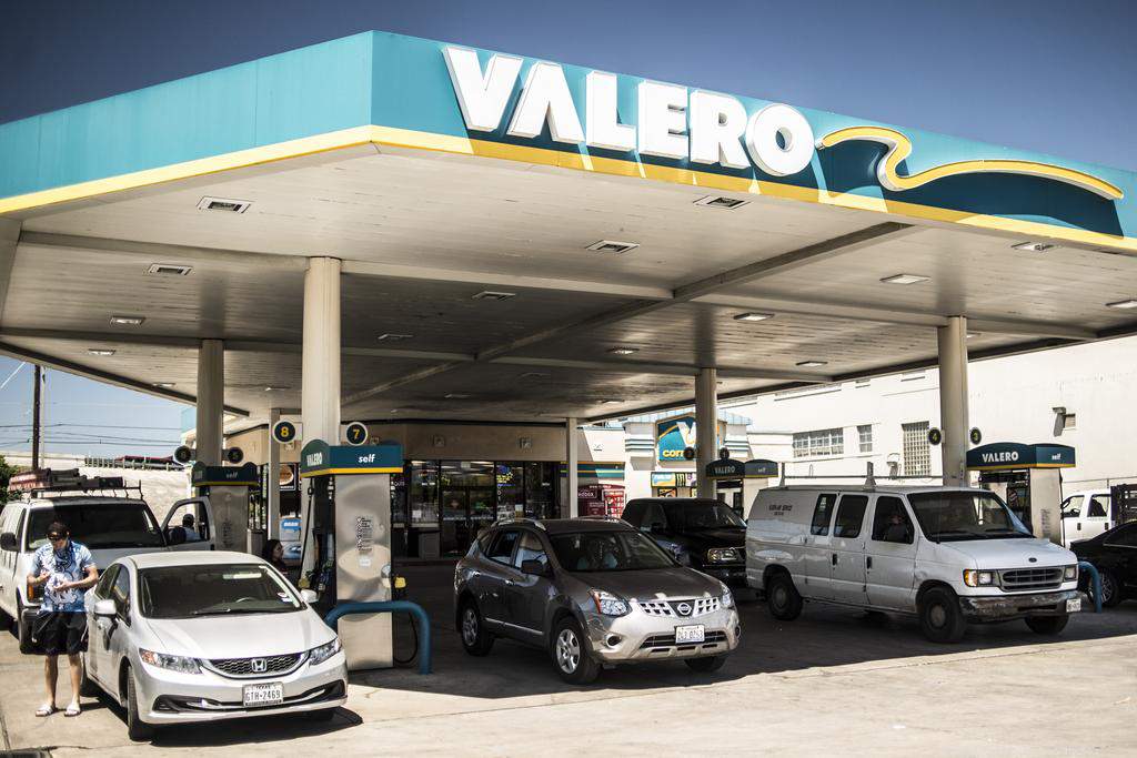 Valero expects billion-dollar first-quarter loss as it shutters plants