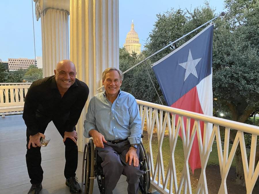 Talkin’ Texan: Joe Rogan tops off Texas move with visit to governor’s mansion