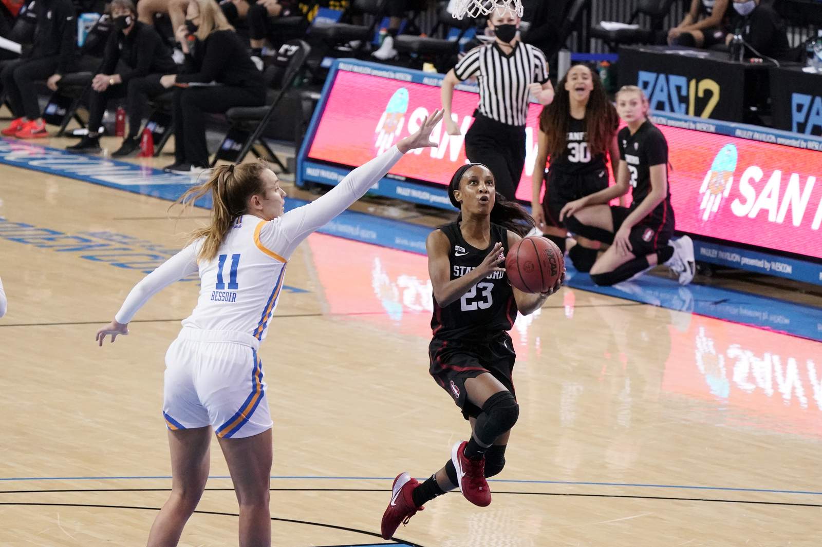 No. 1 Stanford women overcome 10th-ranked UCLA 61-49