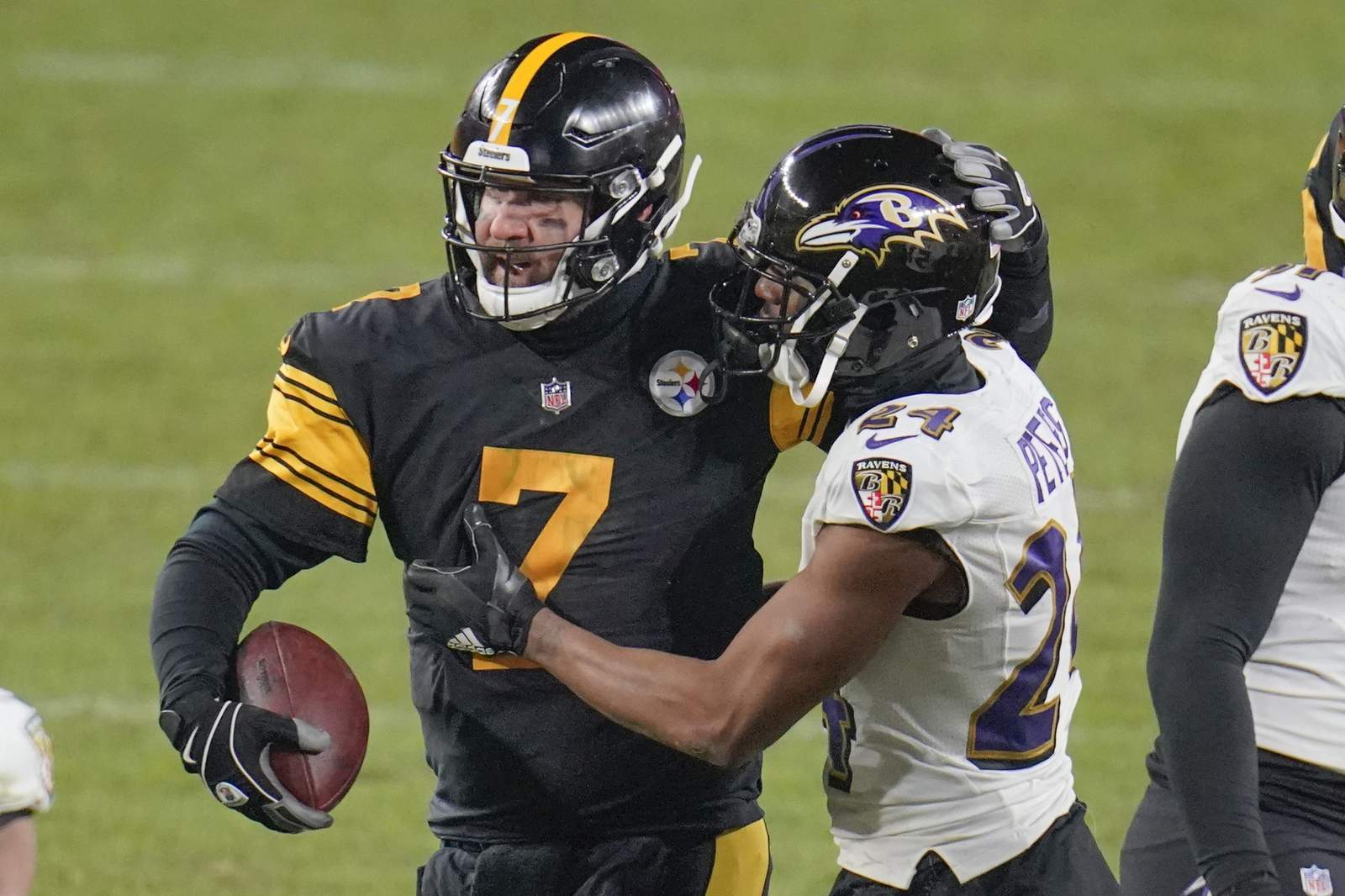 Worth the wait: Steelers keep top spot in AP Pro32 poll