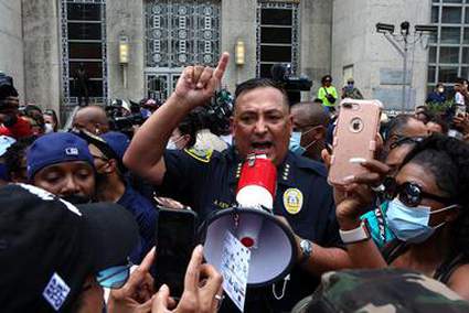 A weekend of protest and mourning: George Floyd's death spurs demonstrations in Texas cities