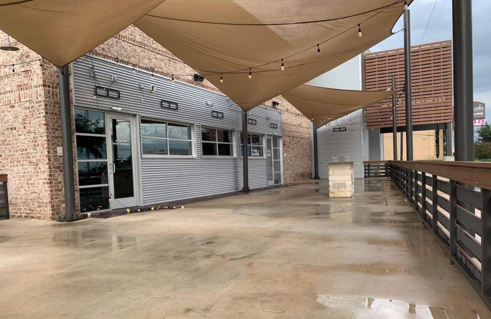 Drew Brees-owned Walk-Ons closes San Antonio restaurant
