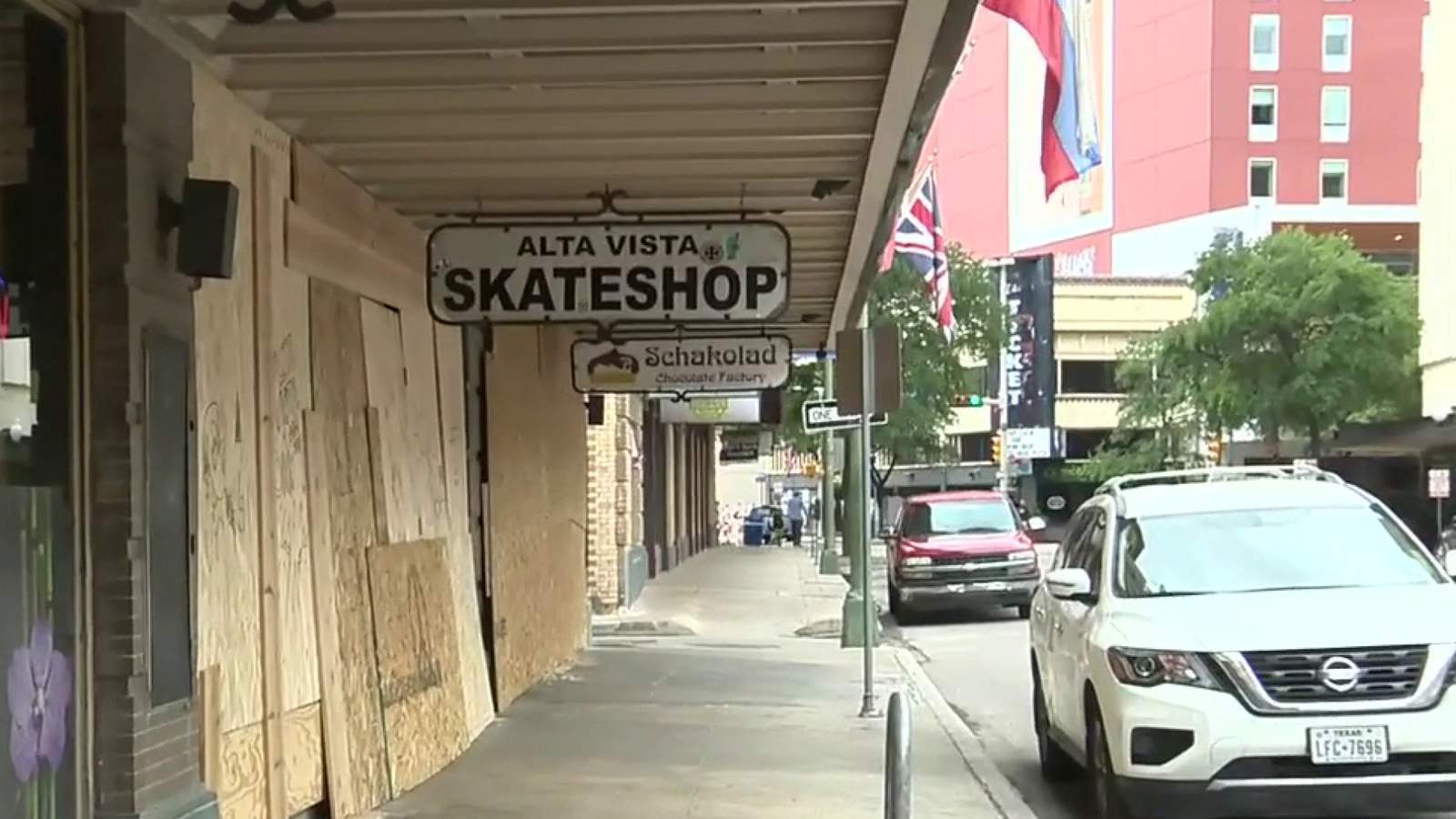 WATCH: Centro San Antonio, downtown businesses thank those who helped clean up after Saturdays violence
