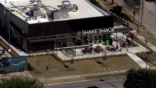Shake Shack, Ruth’s Chris and other chain restaurants got big PPP loans when small businesses couldn’t