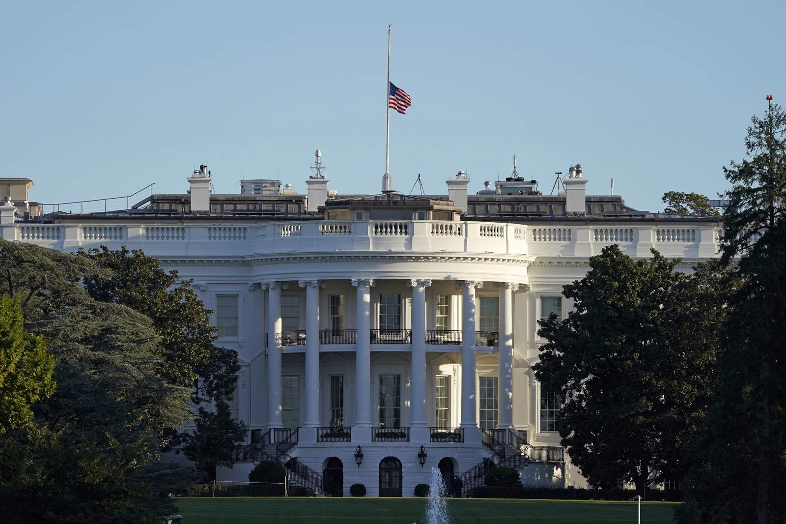 AP source: Envelope addressed to White House contained ricin