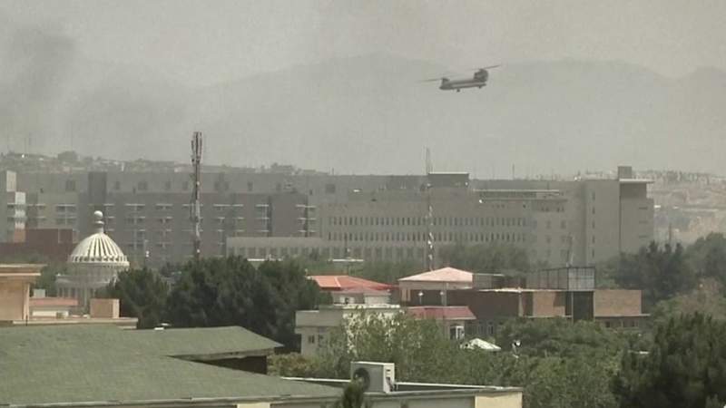 Tweet falsely claims video shows Taliban hanging someone from helicopter