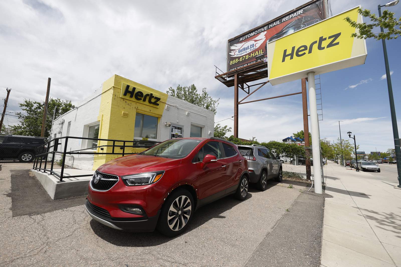 Need a car? Hertz must sell more than 182,000 vehicles by the end of 2020