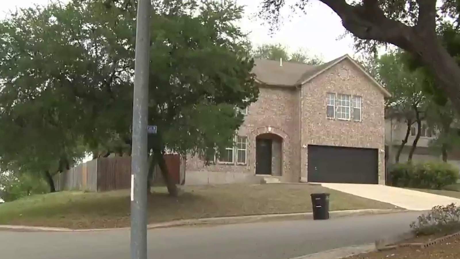 San Antonio home sellers seeing multiple offers, ‘love letters’ from buyers