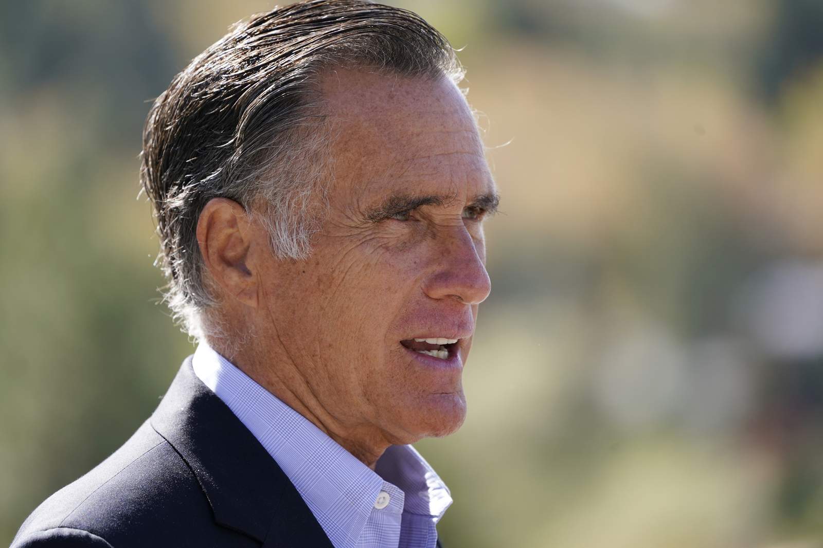Romney gets Profile in Courage Award for impeachment vote