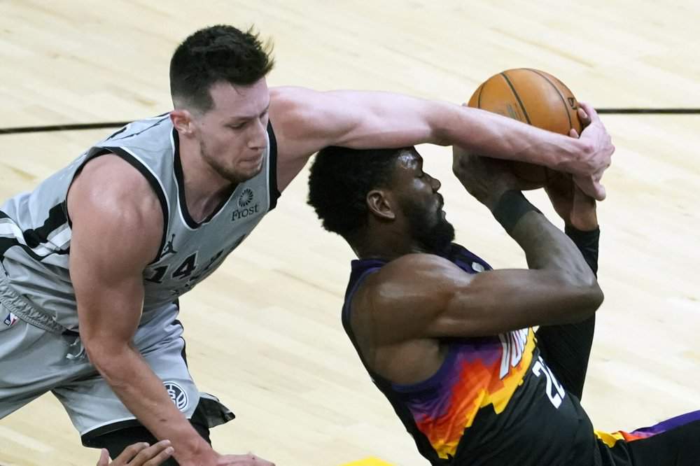 Spurs win 111-85, stop Suns’ 10-game home winning streak