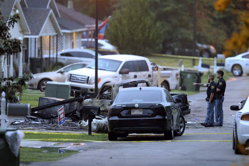 3 Texans, including neurosurgeon and toddler, killed when plane crashes into Mississippi home