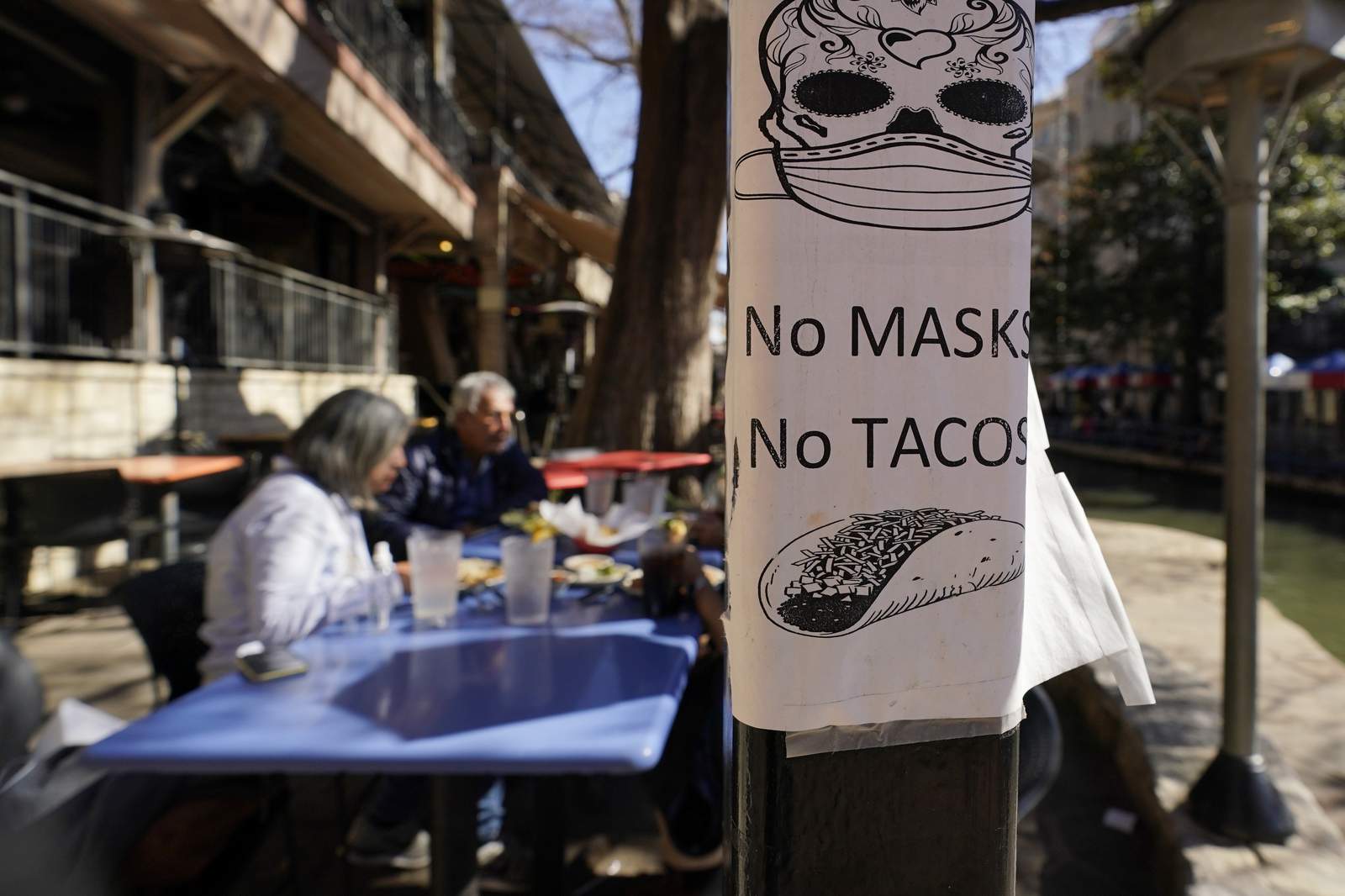 Texas schools, stores divided on masks as Gov. Abbott ends mandate