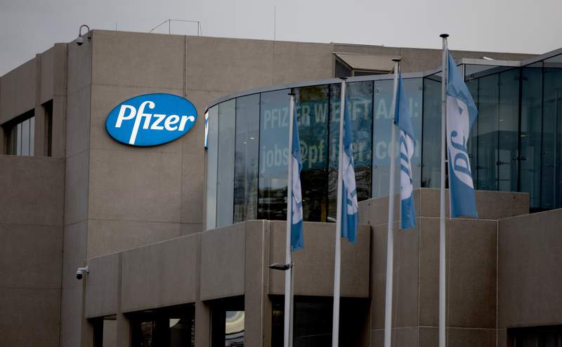 Pfizer to discuss vaccine booster with US officials Monday