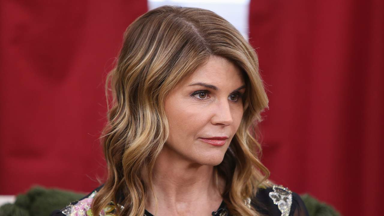 'Fuller House' Reveals Where Lori Loughlin's Aunt Becky Has Been All This Time