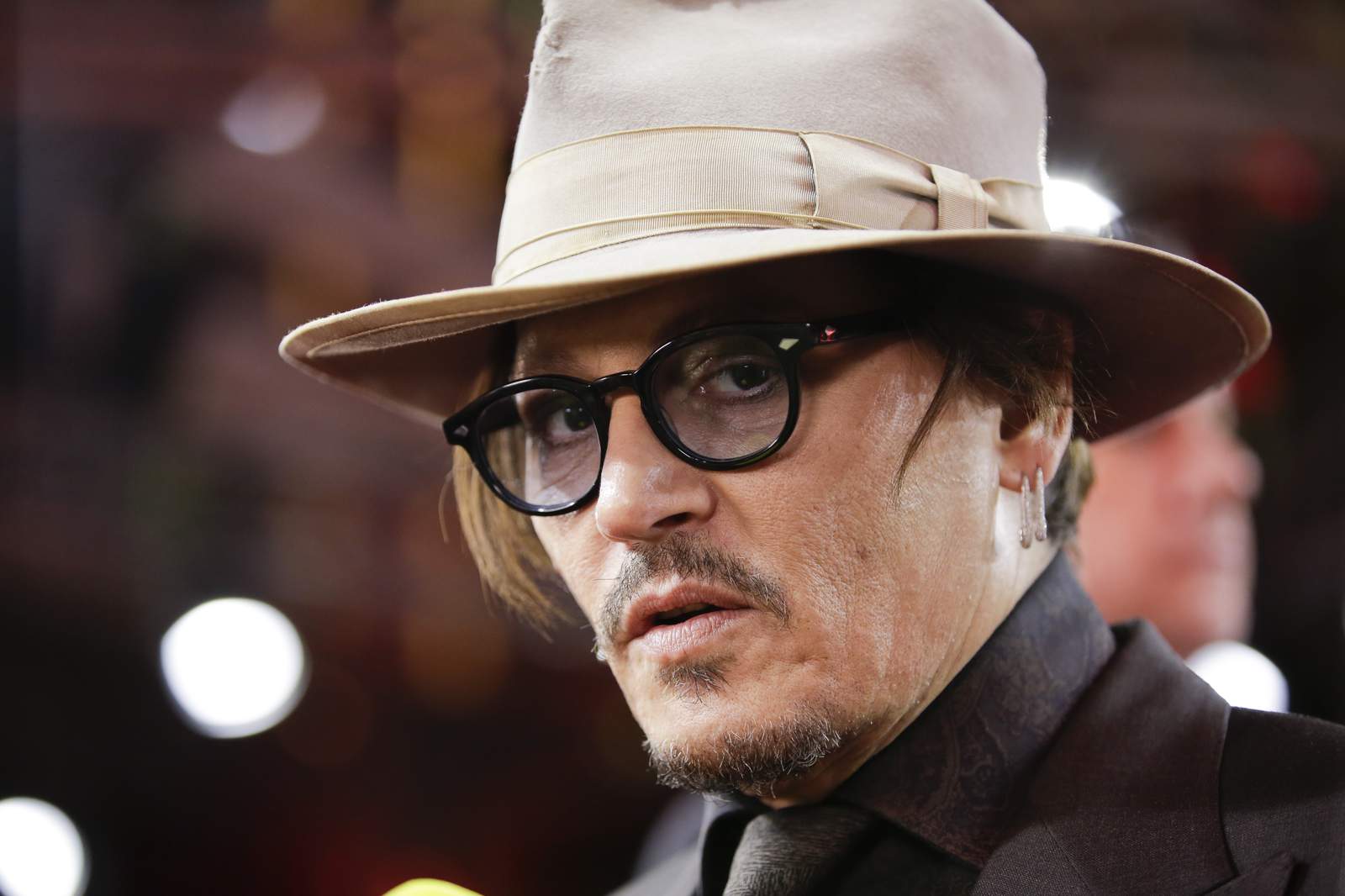 Tabloid's lawyers seek to get Johnny Depp lawsuit thrown out