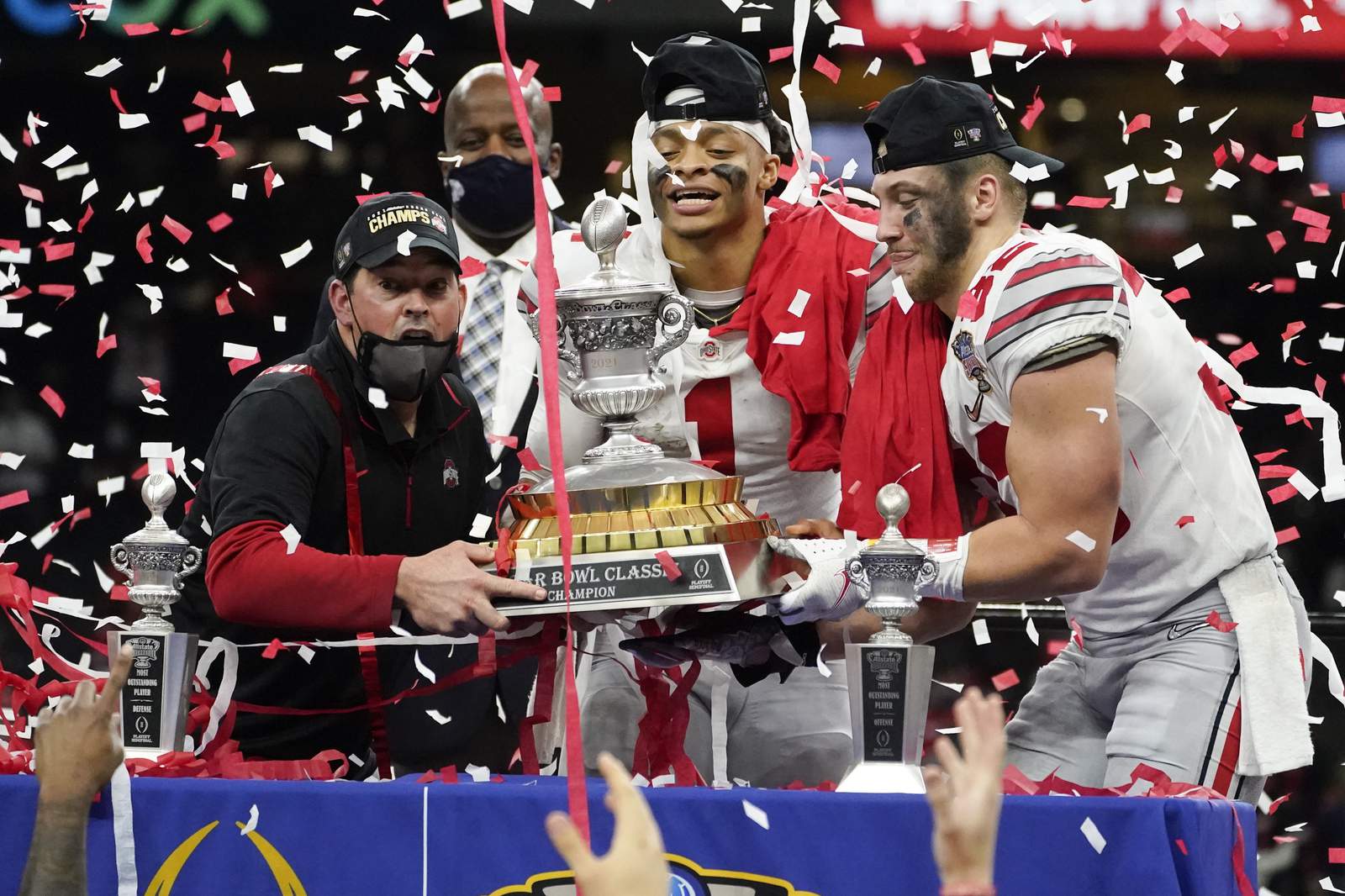 Alabama, Ohio State travel different paths to title game