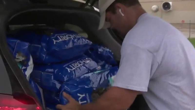San Antonio Food Bank hosts pet food distribution for 500 families