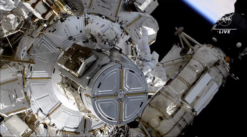 Astronauts complete solar panel work in 3rd spacewalk