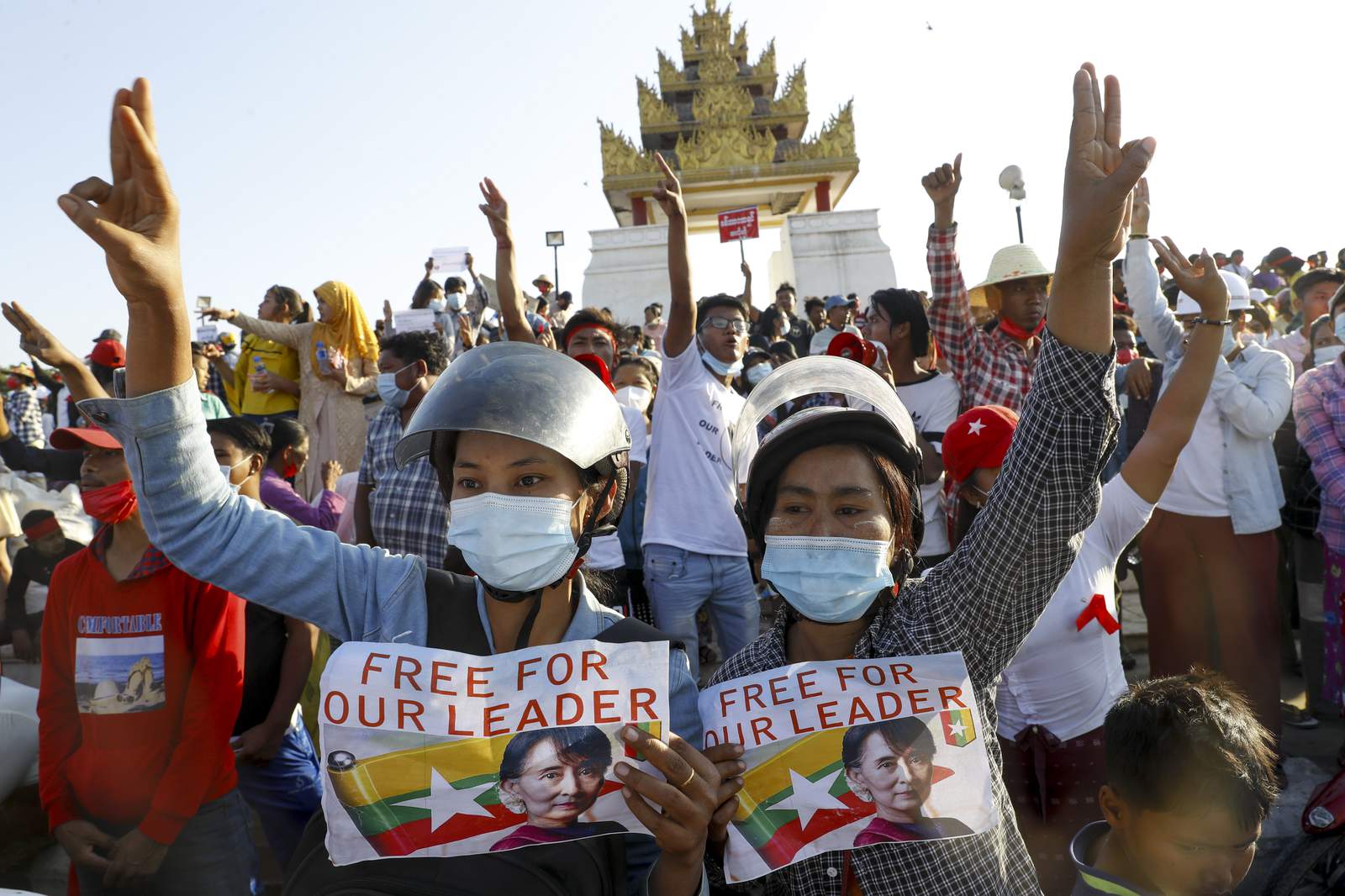 Myanmar protesters back on streets despite police violence