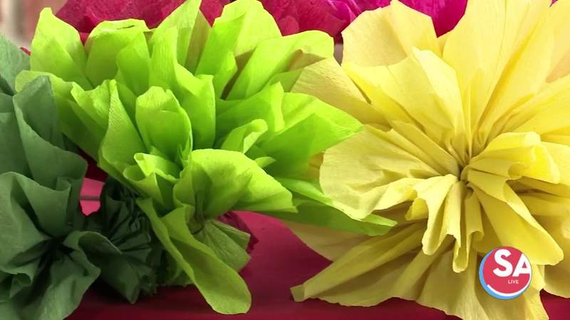 Easy crepe paper flowers to Fiesta-fy your porch
