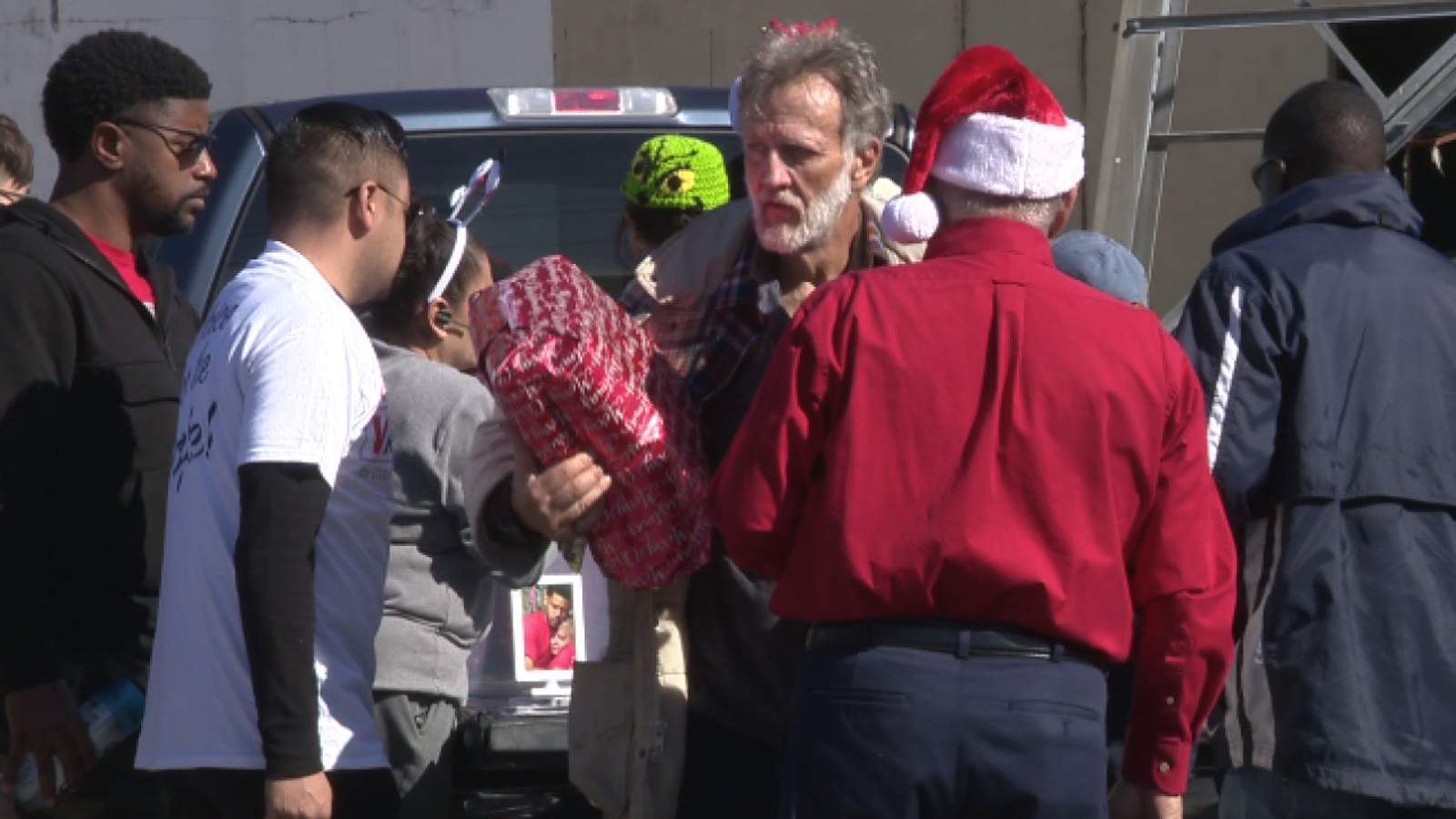 Holiday tradition gives presents to San Antonio’s homeless community