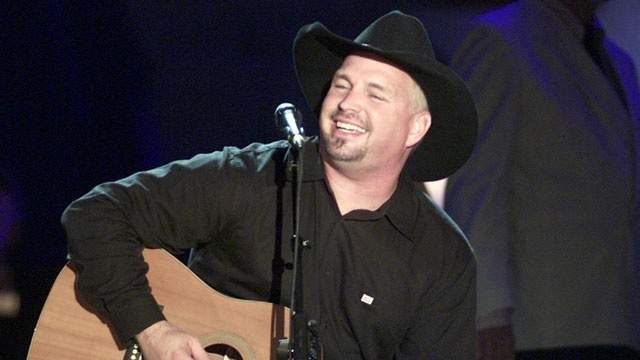 Garth Brooks accepts song requests for free virtual concert streaming Monday