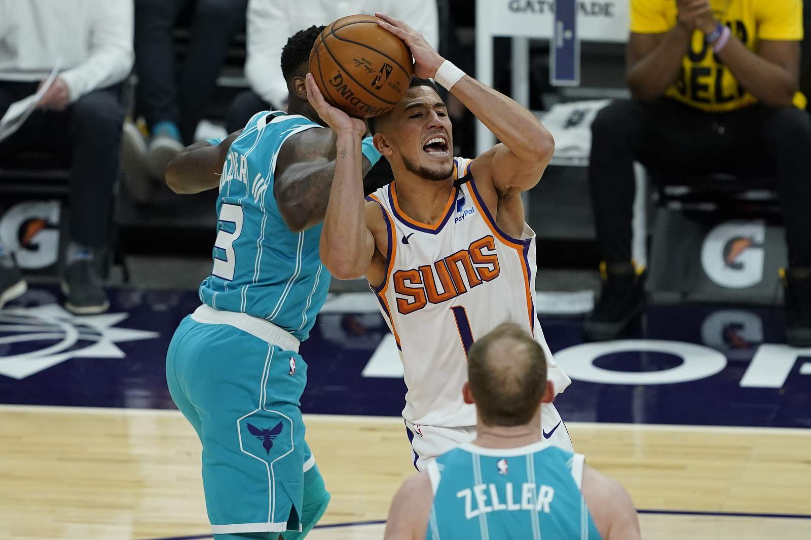 Suns' Booker replaces Lakers' Davis in NBA All-Star Game