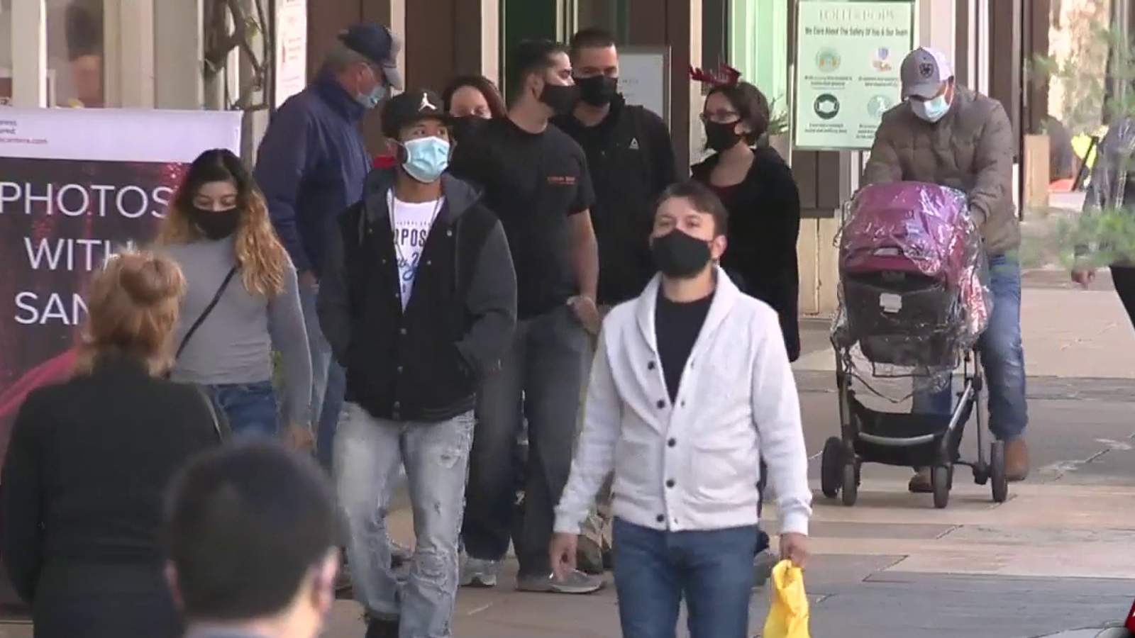 Christmas Eve shoppers brave the crowds amid rising COVID-19 cases in Bexar County