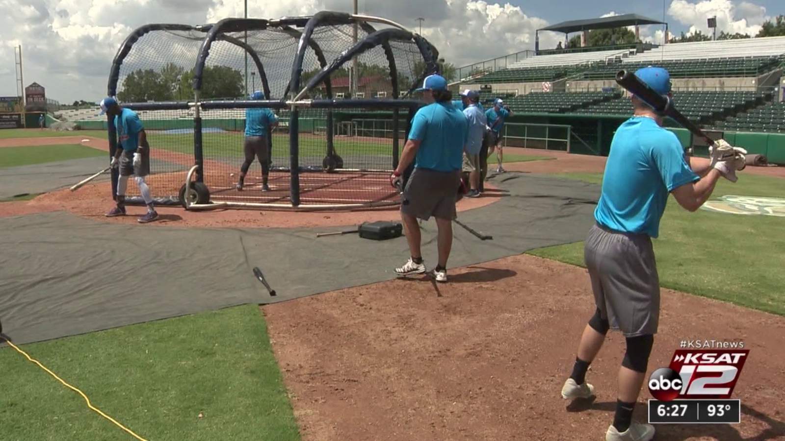 Texas Collegiate League Flying Chanclas hold media day