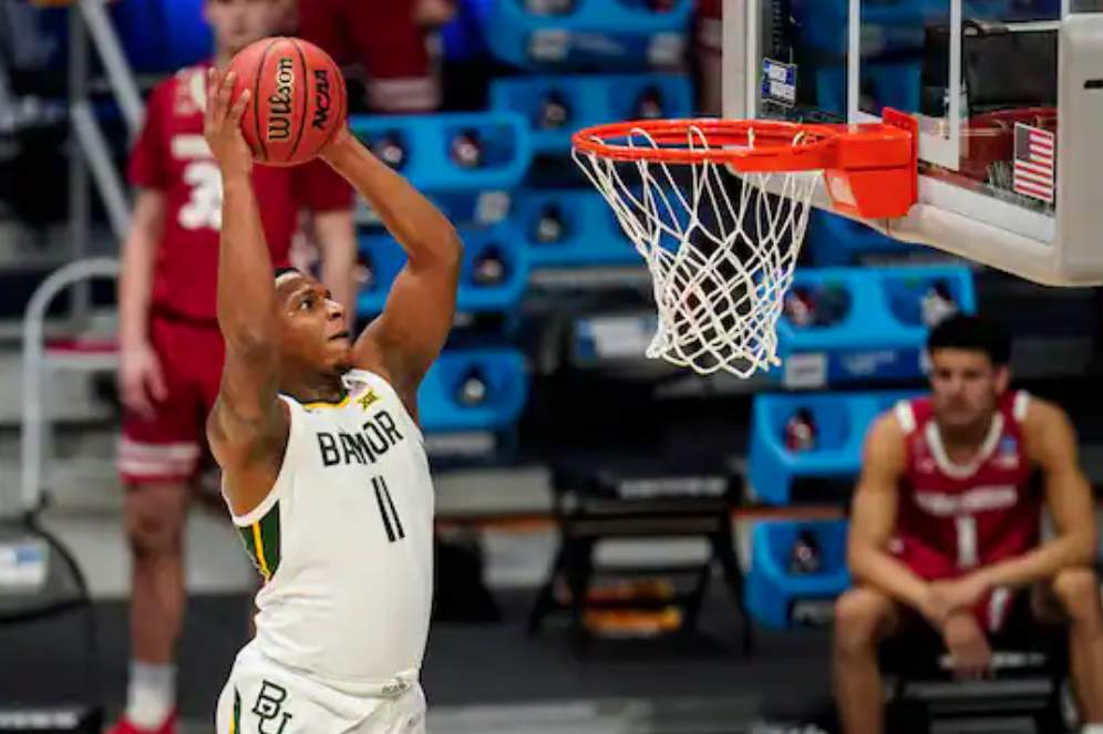 No. 1 seed Baylor beats Wisconsin 76-63 to reach Sweet 16