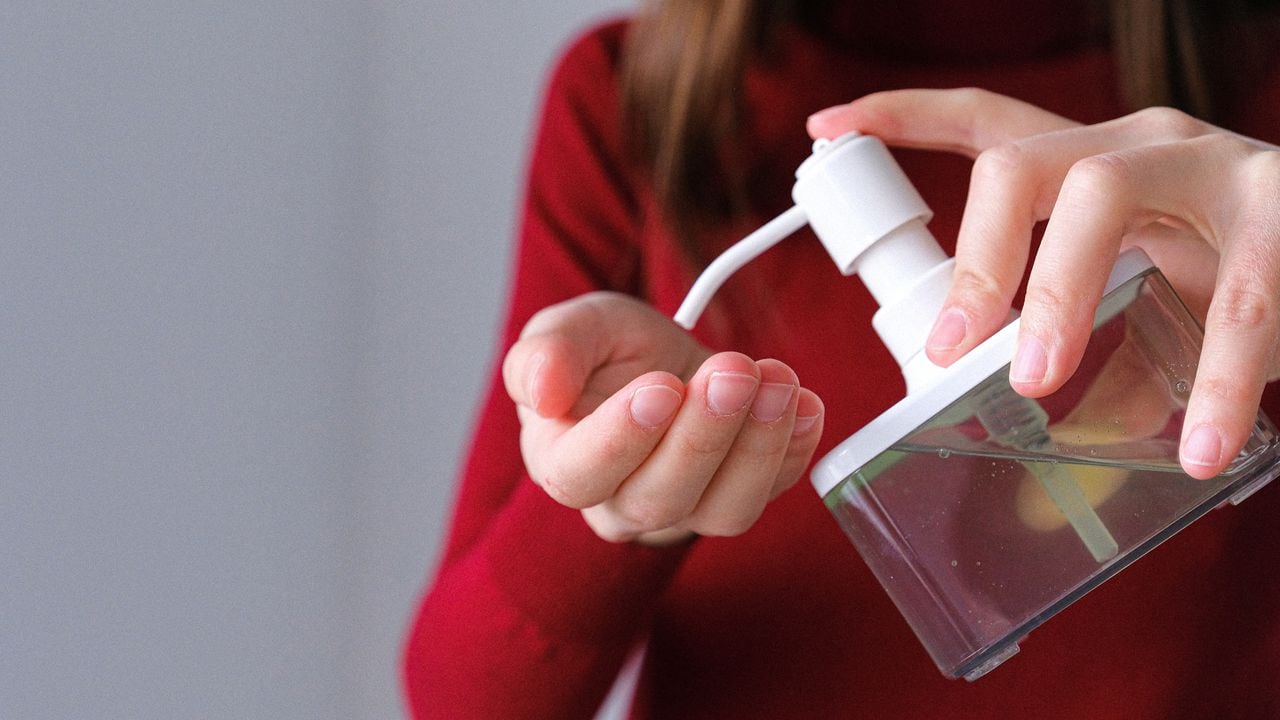  176 hand sanitizers recalled after reports of blindness and hospitalizations, FDA reports 