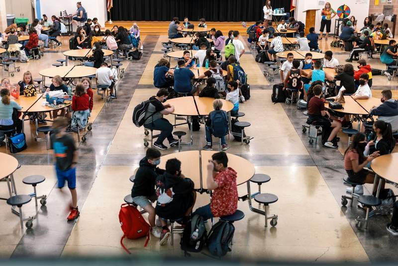 More Texas students tested positive for COVID-19 last week than at any time last school year