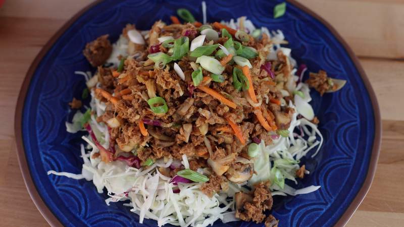 Recipe: Unwrapped egg roll bowl