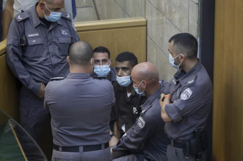 Israel arrests 4 Palestinian fugitives who escaped prison