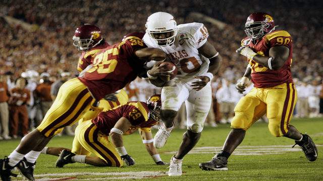 Former Texas quarterback Vince Young named to College Football Hall of Fame
