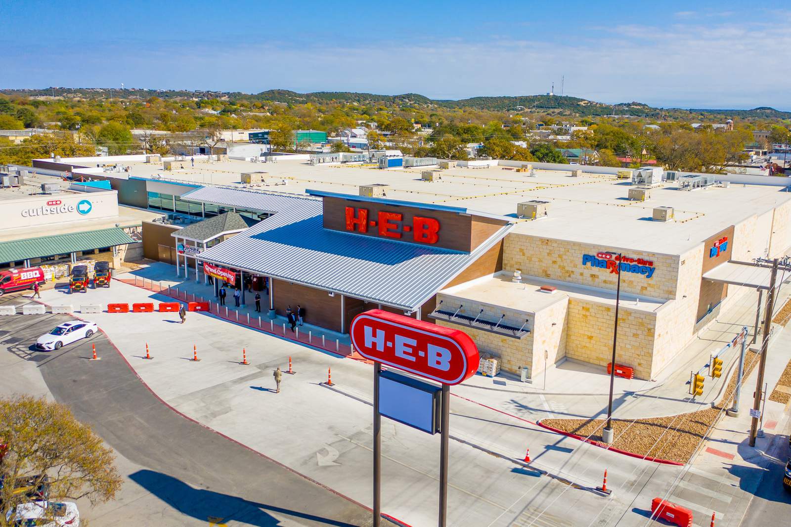 HEB adjusts store hours Sunday, Monday due to winter weather in San Antonio, surrounding areas
