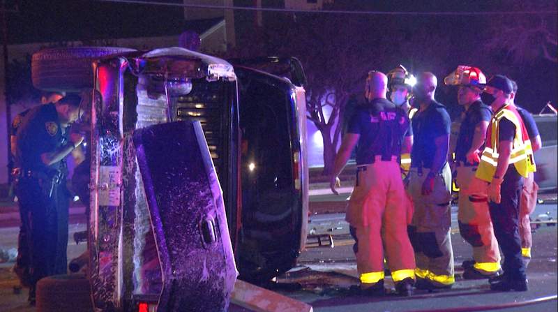 4 people hospitalized in 3-vehicle crash on Northeast Side, San Antonio police say