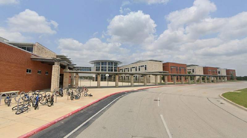 NEISD middle school student arrested for online threats against school