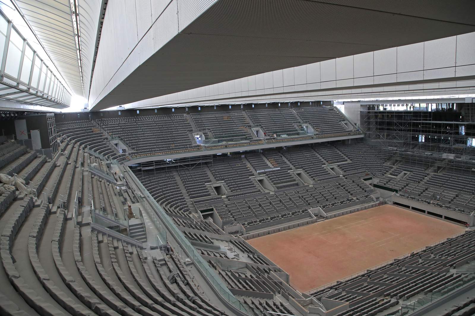 Virus again slashes French Open crowd sizes; now only 1,000