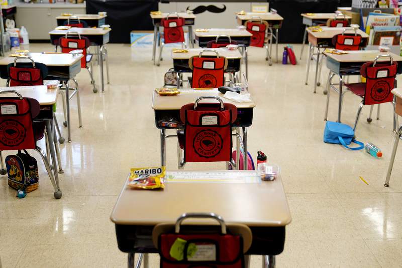 Texas teachers association urges Gov. Abbott to allow schools to require masks