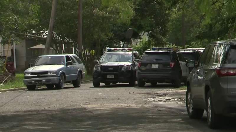 SAPD: 5 in custody after officer shot at in SE Side neighborhood