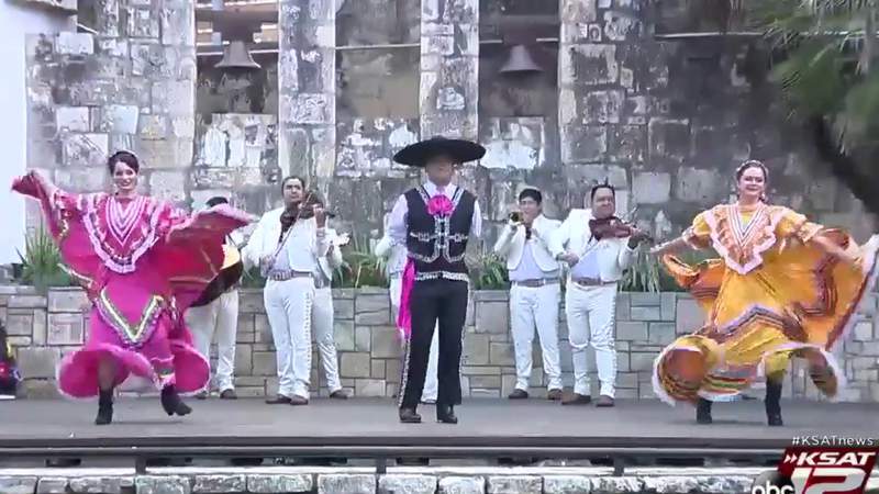 Fiesta Noche Del Rio celebrates 64th annual performance at Arneson River Theater