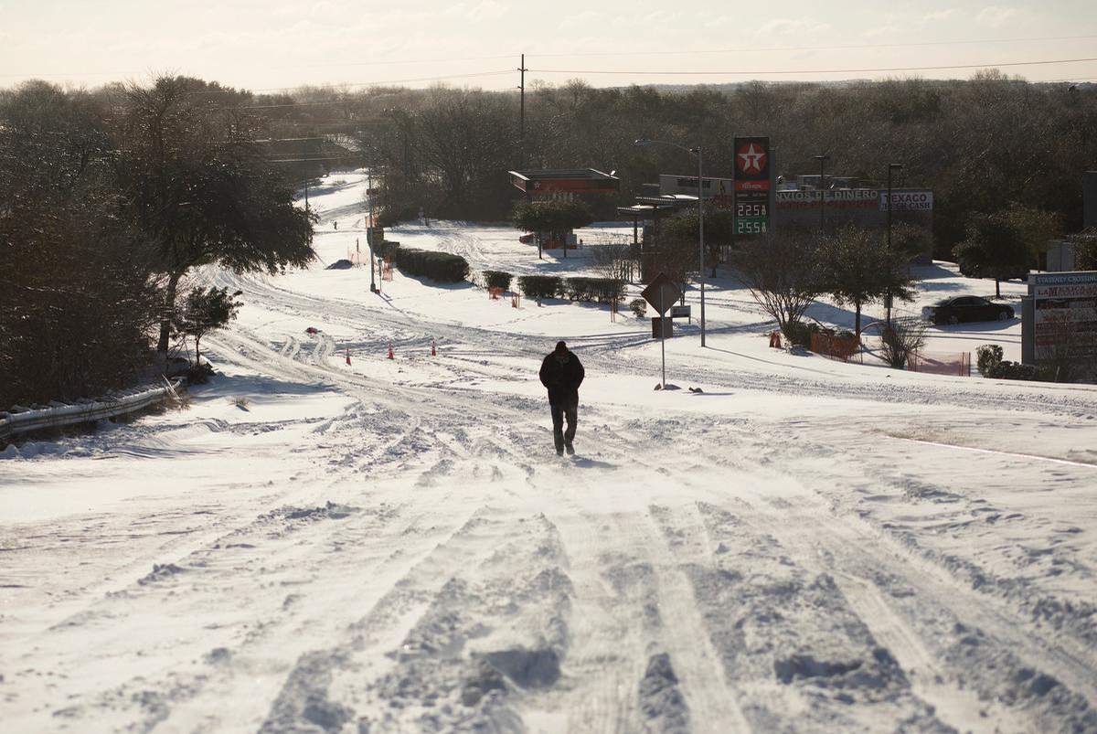 New Braunfels establishes warming center amid ongoing electric outages