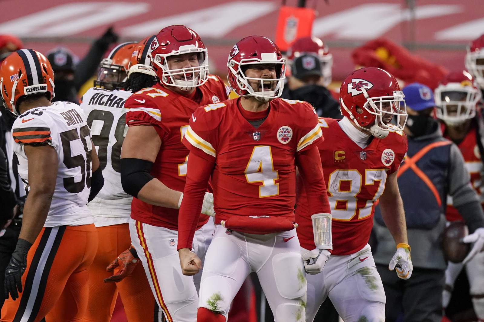 #HenneThingIsPossible as Chiefs look toward AFC title game