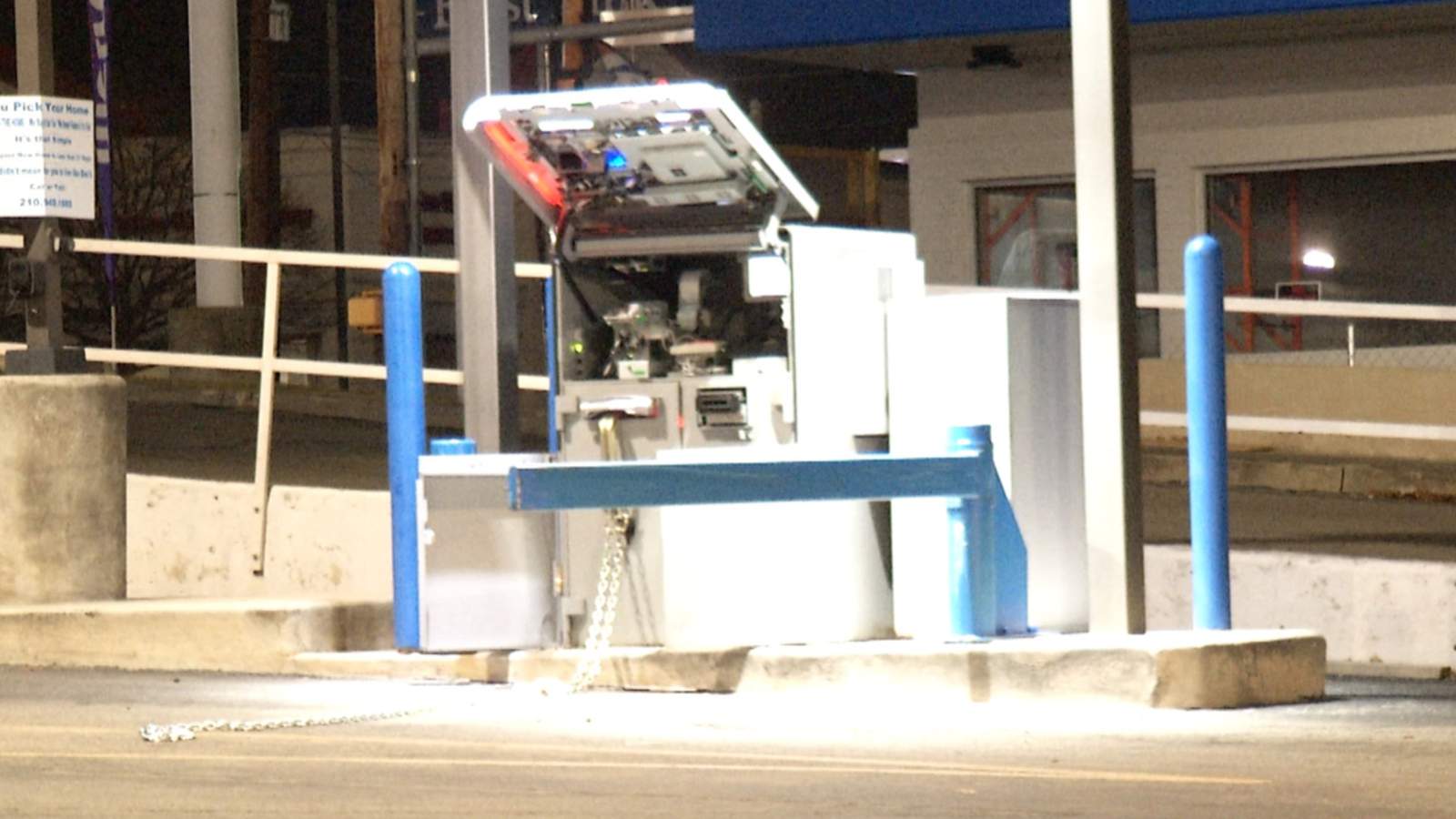 SAPD: Suspects unable to steal money from ATM ditch truck with broken chains still attached