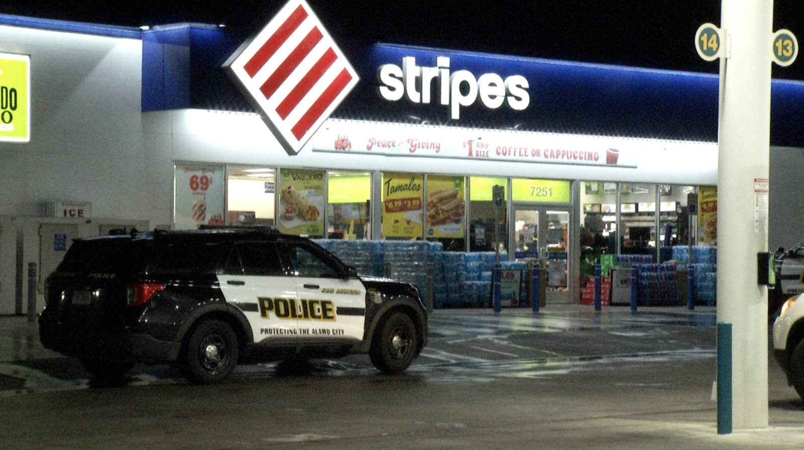San Antonio police searching for man who robbed convenience store, held clerk at gunpoint