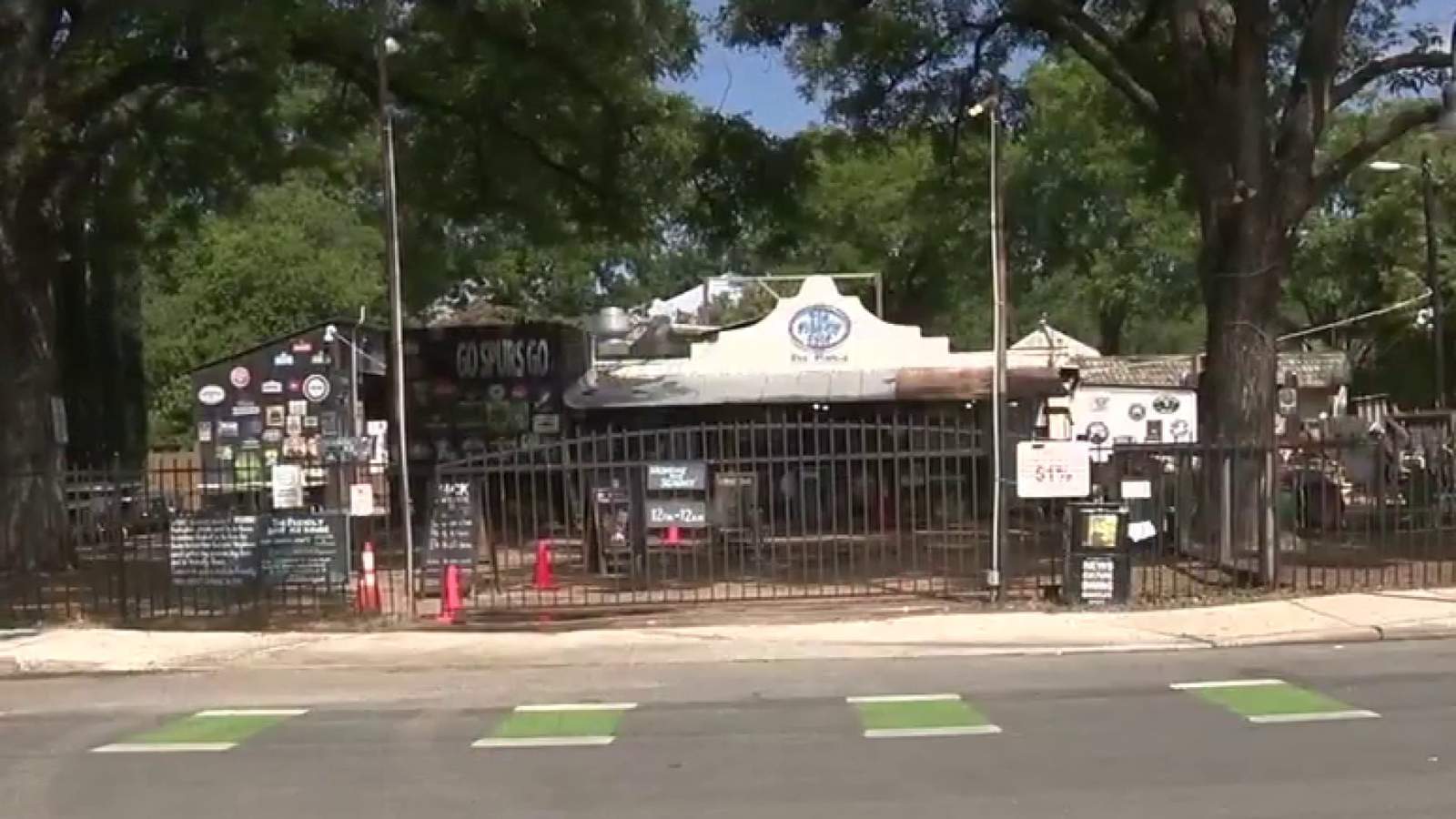 VIDEO: San Antonio bar owners worry many bars won’t survive the shutdown, believe there’s a way to open safely now