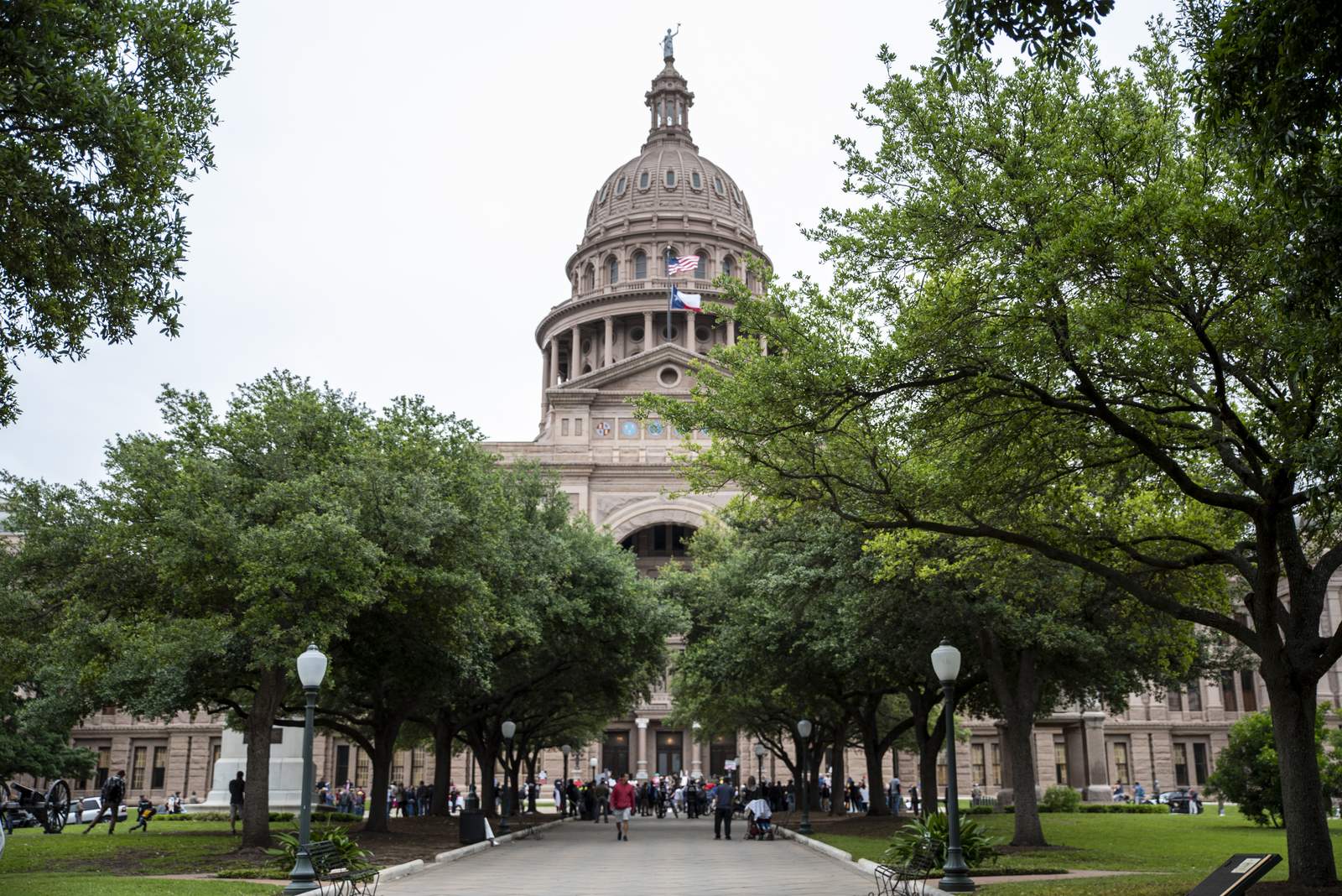 Texas State Capitol to close for several days due to threats of armed protests